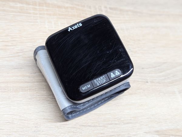 Б/В Автоматичний тонометр на зап'ястя Axets U63I