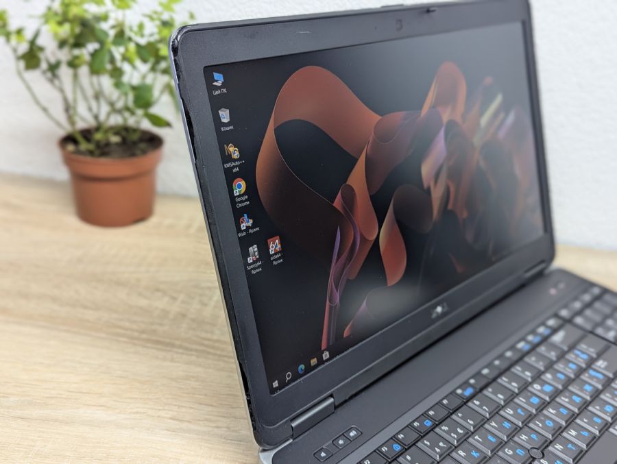 Ноутбук Б/В Dell Latitude E6540, Intel Core i5-4310M, DDR3 8 GB, SSD 256GB, AMD Radeon HD 8790M 2Gb, 15.6" Full HD