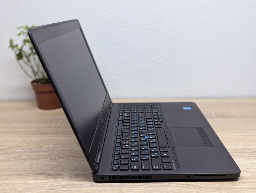 Ноутбук Б/В Dell Latitude E5550, Intel Core i5-5300U, DDR3 8 GB, SSD 128GB, 15.6" Full HD [ProductHub SKU Dell595]
