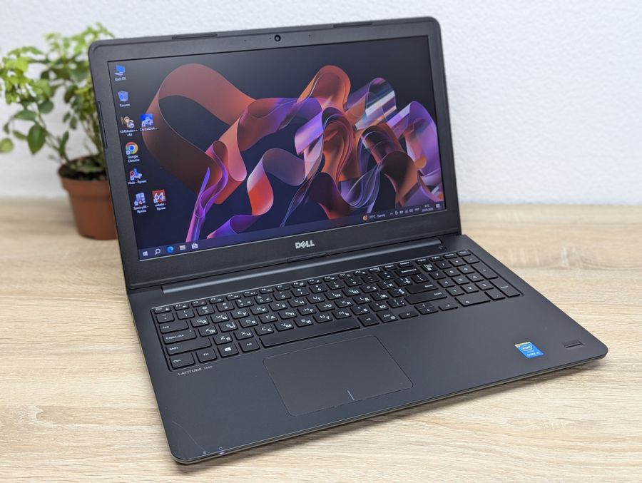 Ноутбук Б/В Dell Latitude 3550, Intel Core i5-5200U, DDR3 8 GB, SSD 128GB, NVIDIA GeForce 830M 2Gb, 15.6"