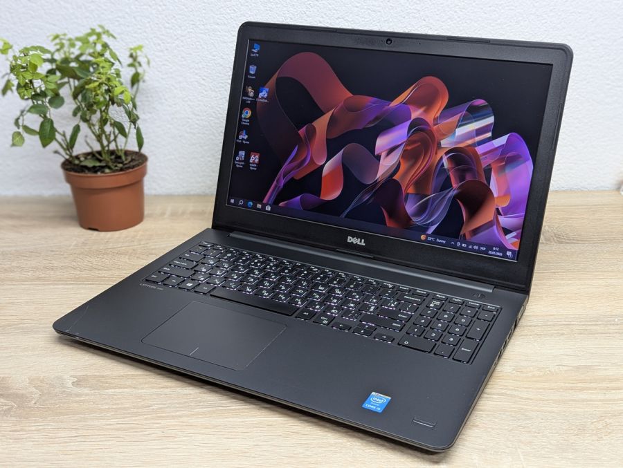 Ноутбук Б/В Dell Latitude 3550, Intel Core i5-5200U, DDR3 8 GB, SSD 128GB, NVIDIA GeForce 830M 2Gb, 15.6"