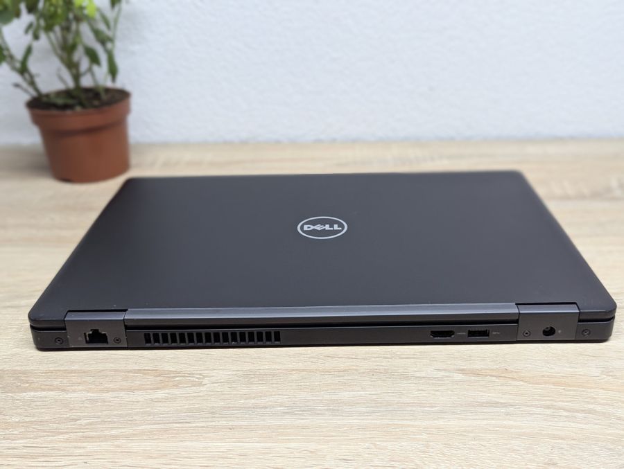 Ноутбук Б/В Dell Latitude 5580, Intel Core i5-6300U, DDR4 8 GB, SSD 128GB, 15.6" Full HD