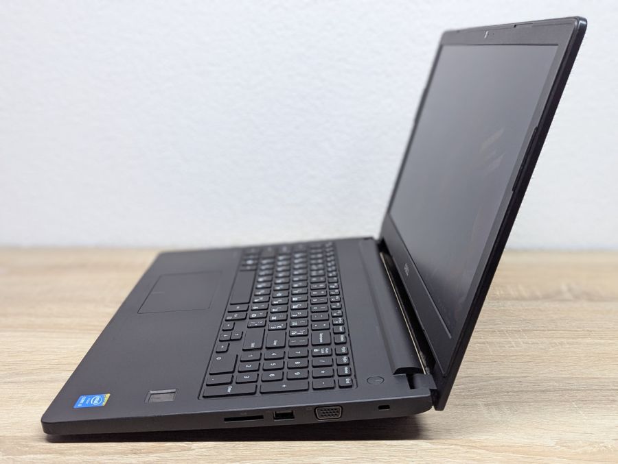 Ноутбук Б/В Dell Vostro 3560, Intel Core i3-5005U, DDR3 8 GB, SSD 128GB, 15.6" HD [ProductHub SKU Dell601]
