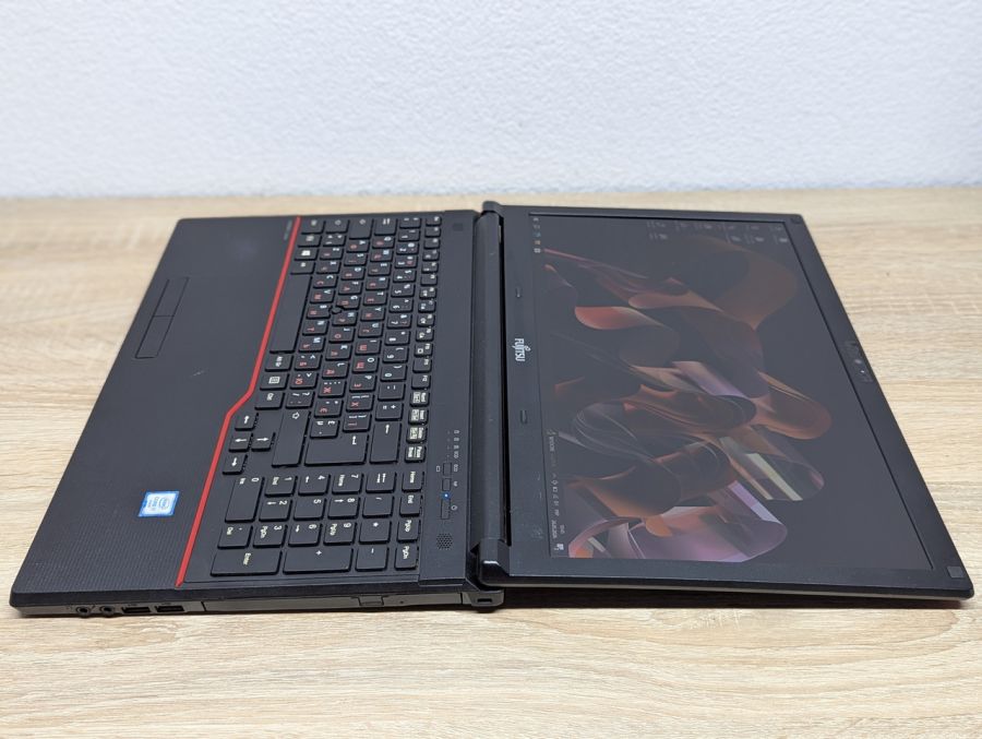 Ноутбук Б/В Fujitsu E556, Intel Core i7-6500U, DDR4 8 GB, SSD 128GB, 15.6" Full HD [ProductHub SKU F258]