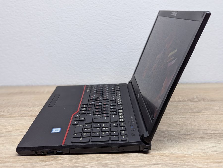 Ноутбук Б/В Fujitsu E556, Intel Core i7-6500U, DDR4 8 GB, SSD 128GB, 15.6" Full HD [ProductHub SKU F258]
