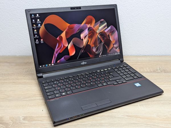Ноутбук Б/В Fujitsu E556, Intel Core i7-6500U, DDR4 8 GB, SSD 128GB, 15.6" Full HD