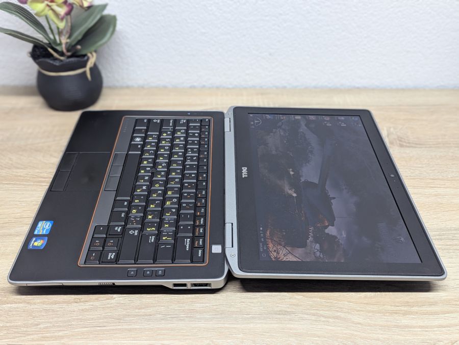 Ноутбук Б/В Dell Latitude E6320, Intel Core i7-2620M, DDR3 8 GB, SSD 128GB, 15.6" HD