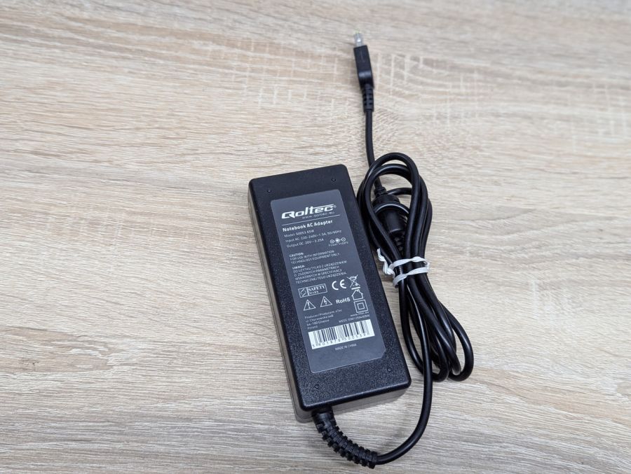 Б/В Блок живлення Qoltec 65W 20V 3.25A Slim Tip