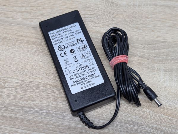Б/В Блок живлення Fuyuang 16V 3.75A 5.5x2.5 мм