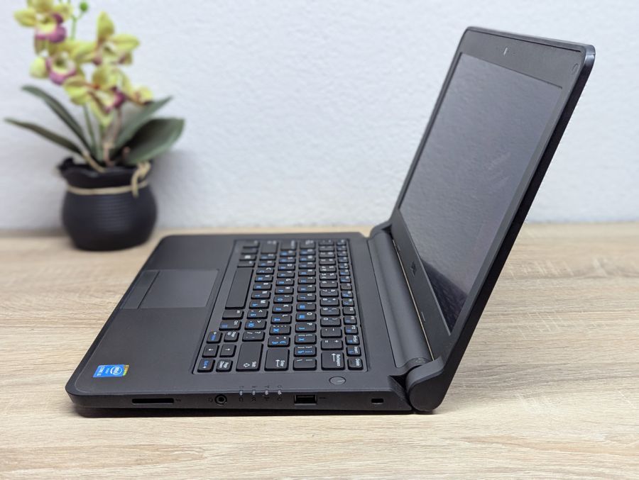 Ноутбук Б/В Dell Latitude 3340, Intel Core i5-4210U, DDR3 8 GB, SSD 128GB, 13.3" HD