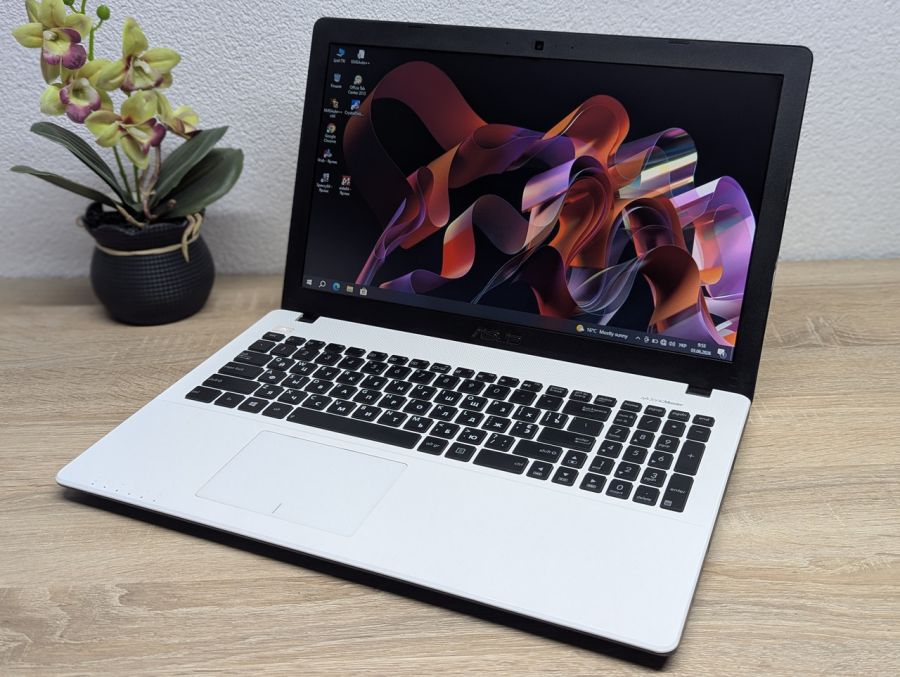 Ноутбук Б/В ASUS R510C, Intel Core i3-3217U, DDR3 8 GB, SSD 256GB, NVIDIA GeForce GT 720M 2Gb, 15.6"