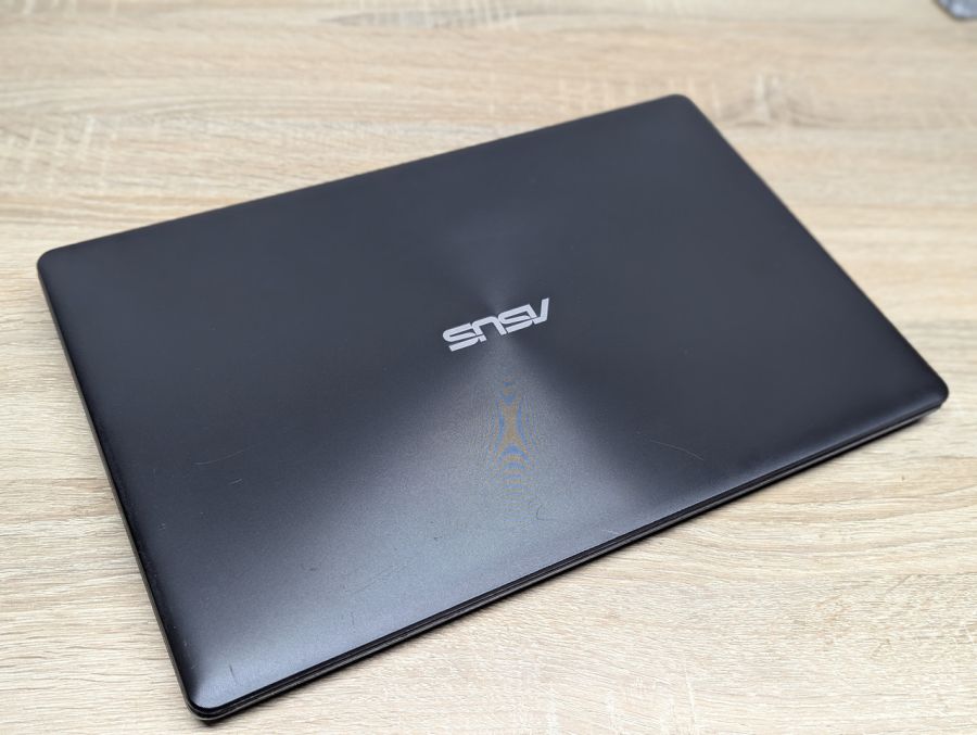 Ноутбук Б/В ASUS X550V, Intel Core i5-3230M, DDR3 8 GB, SSD 256GB, NVIDIA GeForce GT 720M 2Gb, 15.6"
