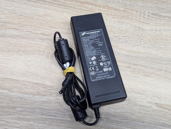 Б/В Блок живлення FSP Group INC FSP075-DMAB1 75 Вт 19 В 3.95 А 5.5x2.5мм