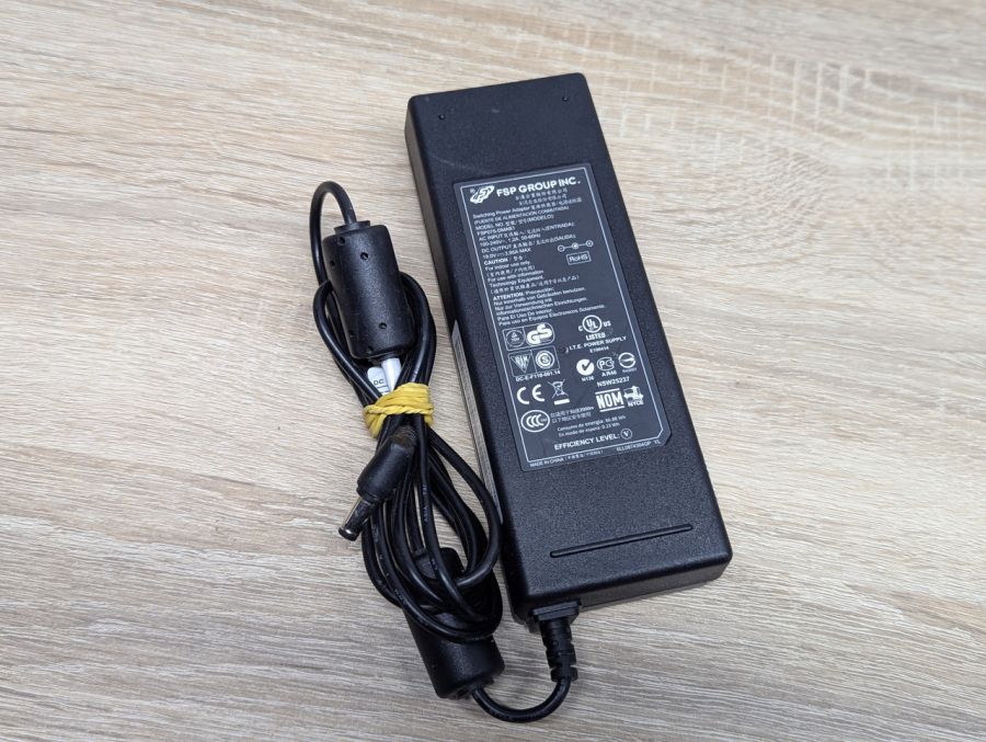 Б/В Блок живлення FSP Group INC FSP075-DMAB1 75 Вт 19 В 3.95 А 5.5x2.5мм