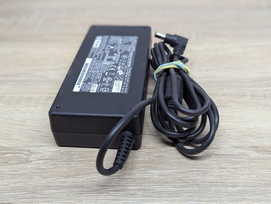 Б/В Блок живлення PFU Limited SEF100P3,79.92 Вт,24 В,3.33 А 5.5x2.1 мм