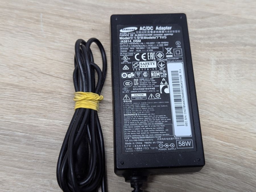 Б/В Блок живлення Samsung A5814_DSM 58 Вт,14В,4.143 А,6.5 x 4.4 мм