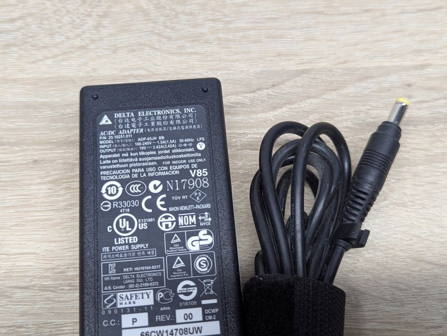 Б/В Блок живлення Delta Electronics ADP-65JH BB 65W, 19V, 3.42А, 4.8x1.7 мм