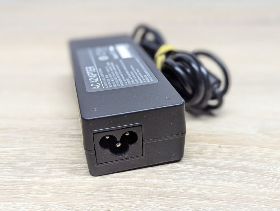 Б/В Універсальний блок живлення AF09,120 Вт,20 В,6 А, 3-pin mini-DIN