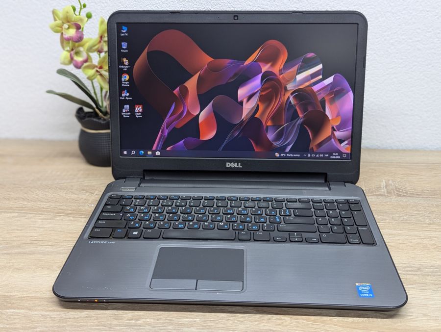Ноутбук Б/В Dell Latitude 3540, Intel Core i5-4210U, DDR3 8 GB, SSD 128GB, 15.6" HD