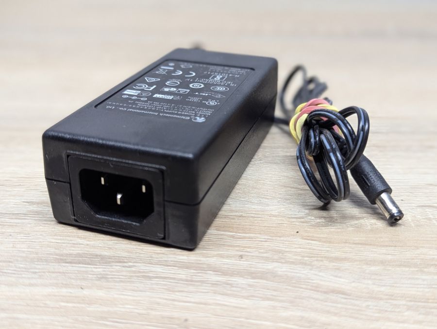 Б/В Блок живлення Elementech International A16-112D300N,36Вт,12 В, 3 А,5.5 x 2.1 мм
