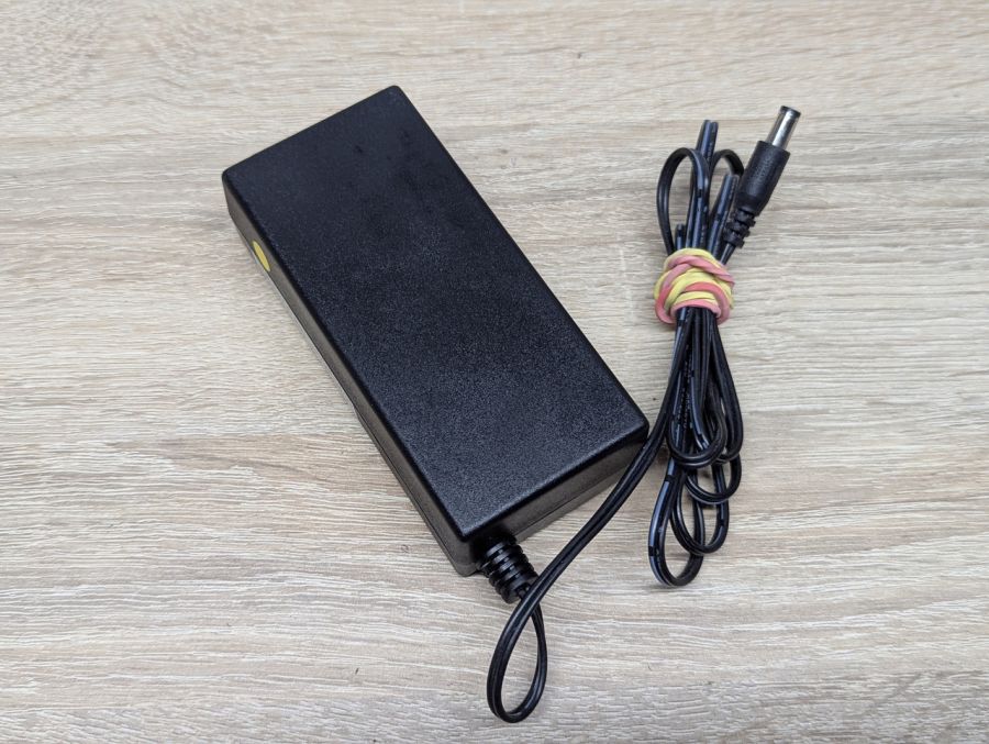 Б/В Блок живлення Elementech International A16-112D300N,36Вт,12 В, 3 А,5.5 x 2.1 мм