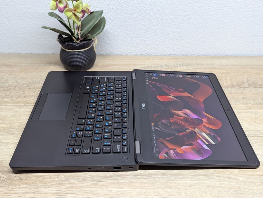 Ноутбук Б/В Dell Latitude E5470, Intel Core i5-6300U, DDR4 8 GB, SSD 256GB, 14" Full HD