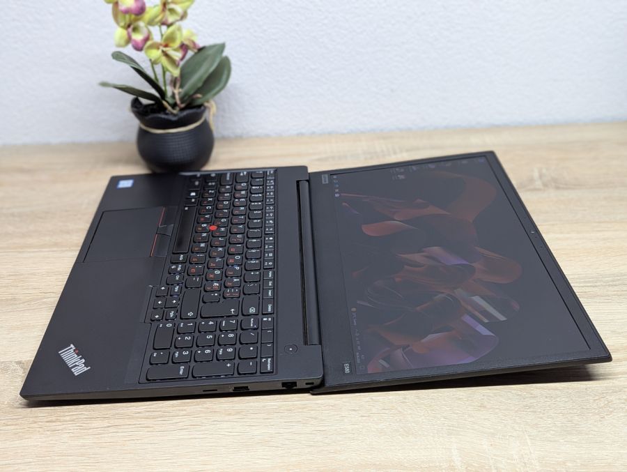 Ноутбук Б/В Lenovo ThinkPad E580, Intel Core i3-8130U, DDR4 16 GB, SSD 512GB, 15.6" Full HD