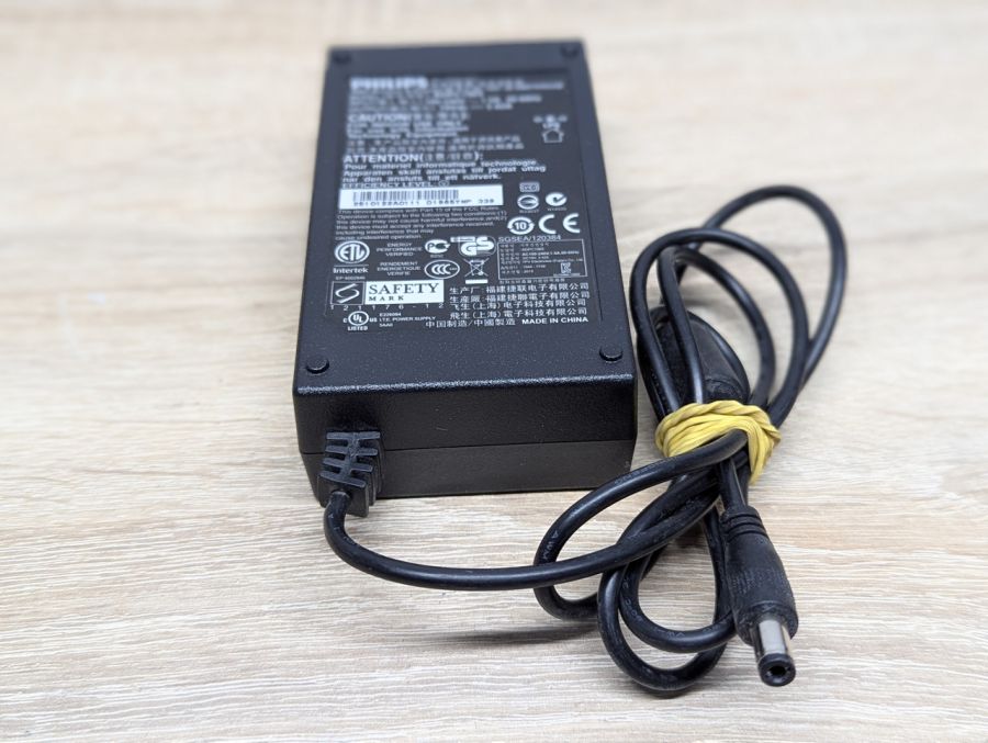 Б/В Блок живлення Philips ADPC1965,65 W,19 V,3.42 A,5.5x 2.5мм
