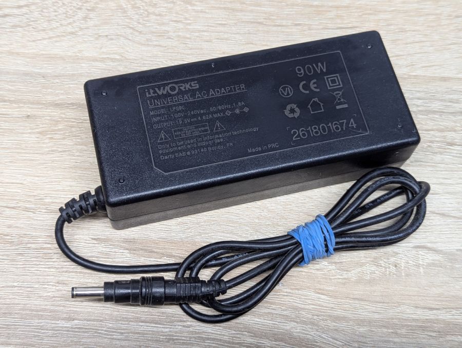 Б/В Блок живлення IT.WORKS LPS90,90 Вт,19.5V,4.62 А,4.5x3.0мм [ProductHub SKU LPS90]