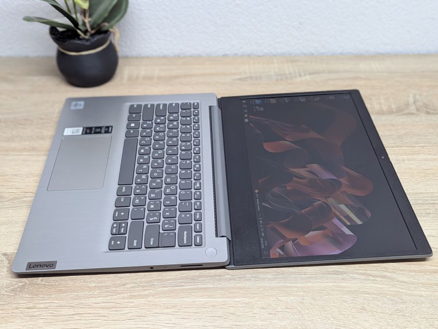 Ноутбук Б/В Lenovo IdeaPad 3-14IIL05, Intel Core i5-1035G7, DDR4 4 GB, SSD 256GB, 14" Full HD