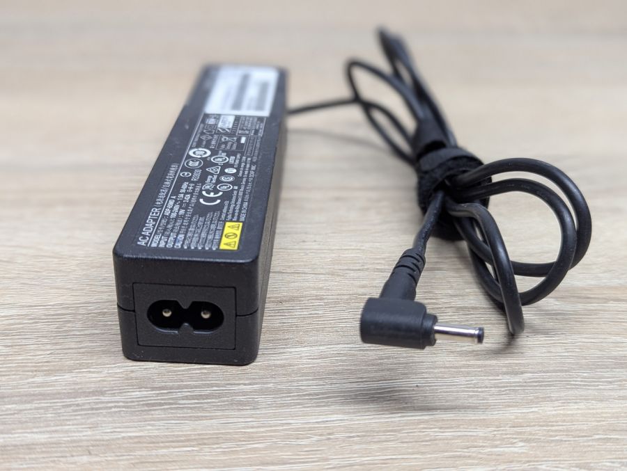 Б/В Блок живлення Fujitsu ADP-65MD A,65W,19V, 3.42A,3.5 x 1.35 мм