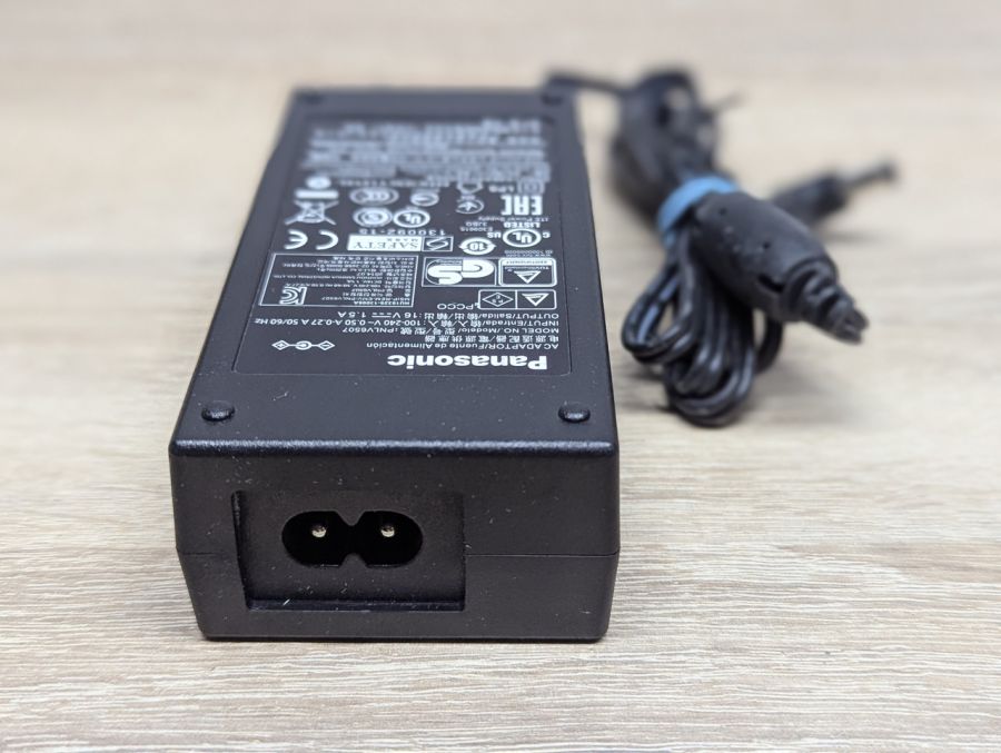 Б/В Блок живлення Panasonic PNLV6507,24 Вт,16В,1.5А,6.5 x 4.4 мм
