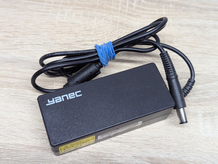 Б/В Блок живлення Yanec YNA55,65W,19.5V,3.34A,7.4 x 5.0 мм