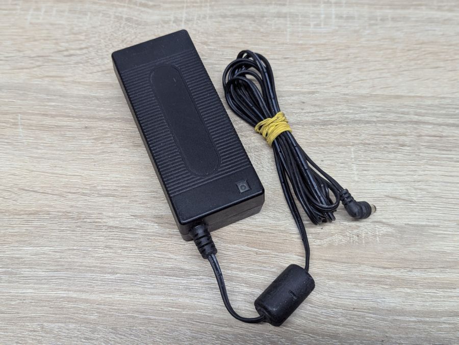 Б/В Блок живлення Ingenico PSM24W-080,24W,8В,3А,5.5x2.1mm
