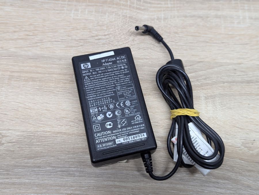 Б/В Блок живлення HP F1454A,60 Вт,19V,3.16A,5.5 x 2.5 мм
