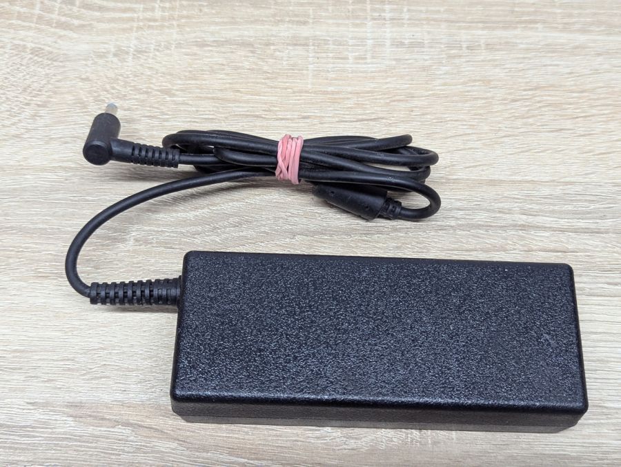 Б/В Блок живлення D155-19.5V/4.62A,90W,4.5x3.0 мм [ProductHub SKU D155-19.5V]