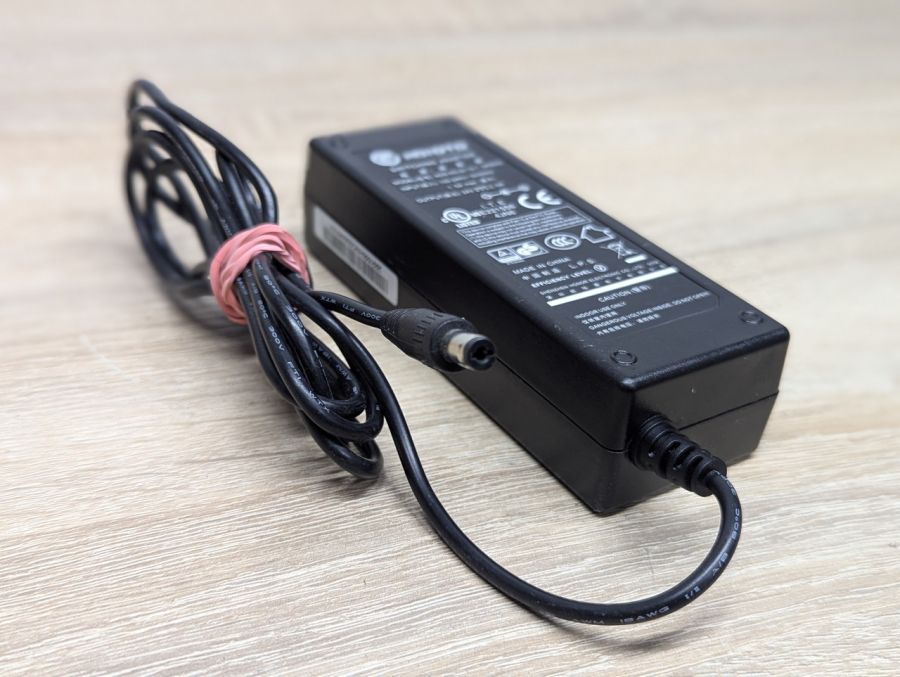 Б/В Блок живлення Honoto ADS-65LSI-19-1,24 В,2.5 А,60 Вт,5.5x 2.1 мм