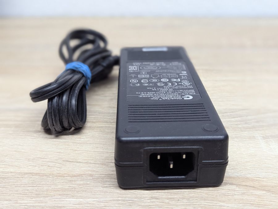 Б/В Блок живлення GlobTek 90 Вт,24V,3.75A,5.5x2.5мм