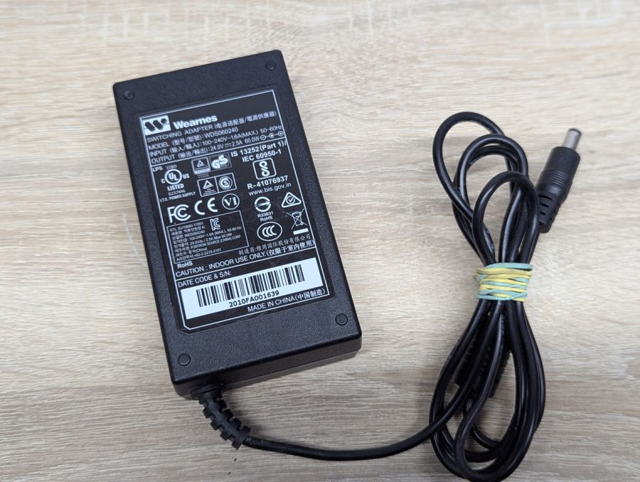 Б/В Блок живлення Weames WDS060240,60 Вт, 24 В,2.5 А, 5.5 x 2.5 мм [ProductHub SKU WDS060240]