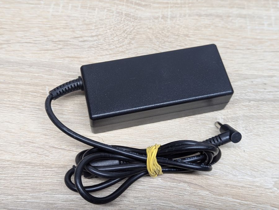 Б/В Блок живлення 65 Вт,19.5V,3.33A,4.5х3.0 мм