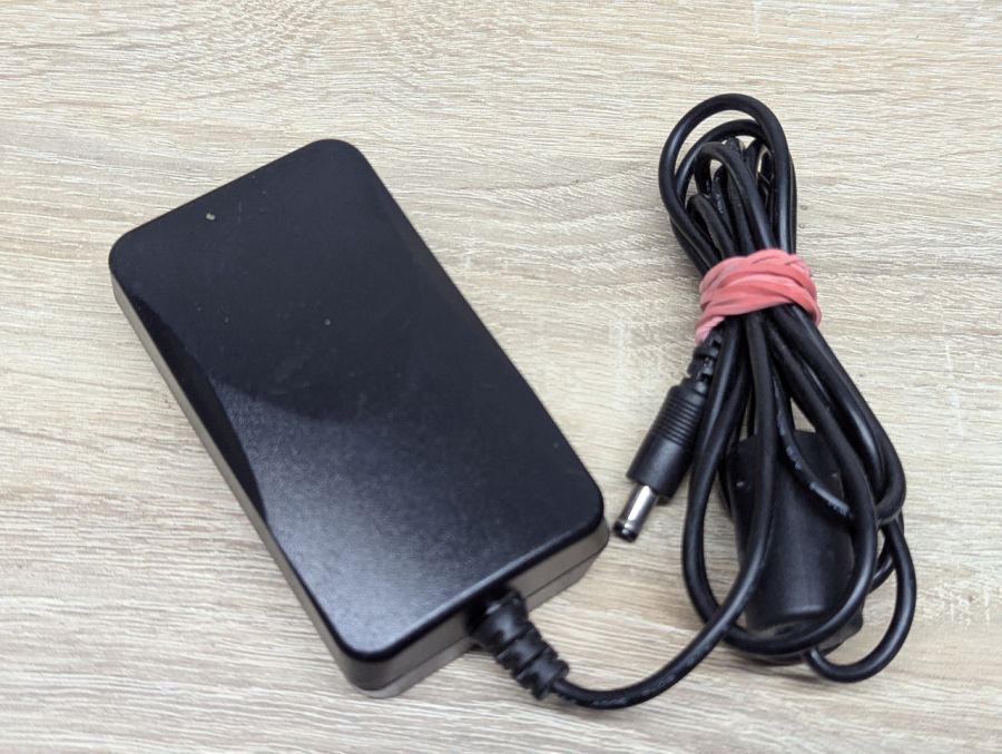Б/В Блок живлення Phihong PSC30U-120,30W,+12V,2.5A,5.5x2.1