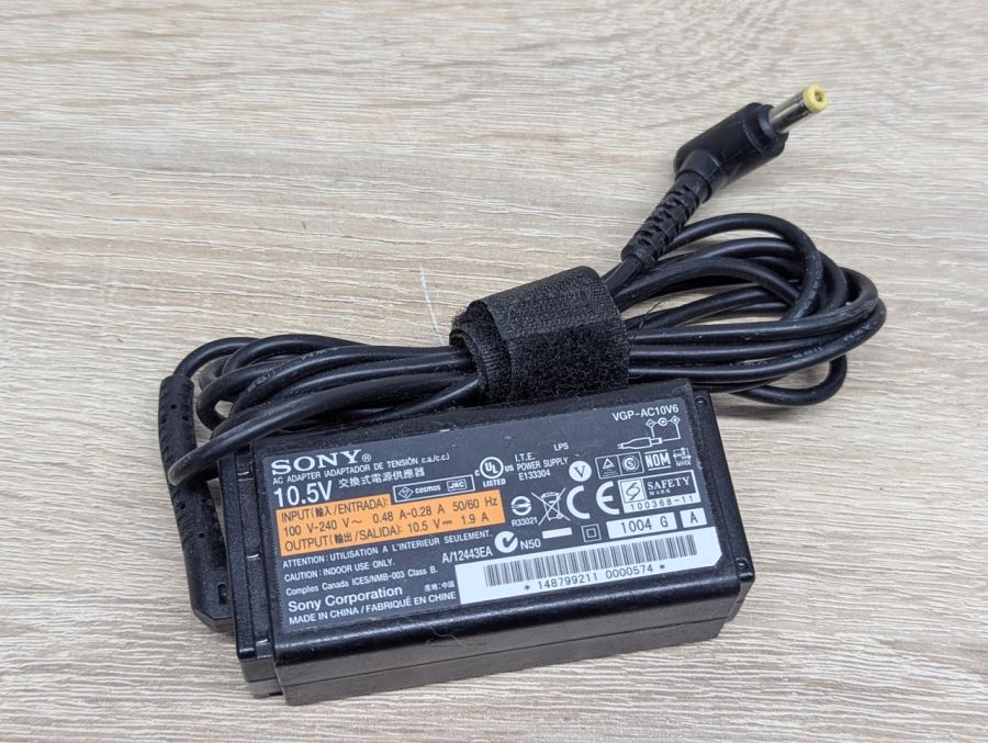 Б/В Блок живлення Sony VGP-AC10V6,20 Вт,10.5 В,1.9 А,4.8 мм х 1.7 мм