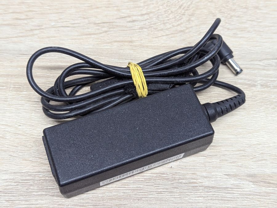 Б/В Блок живлення Lite-On PA-1300-04,30 Вт,19 В,1.58 А,5.5 мм x 1.7 мм