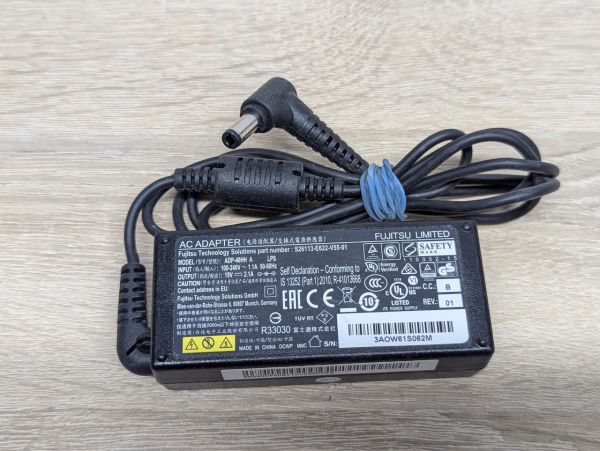 Б/В Блок живлення Fujitsu ADP-40HH A,40 W,19V, 2.1 А,5.5x2.5мм