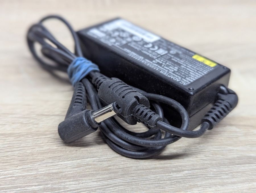Б/В Блок живлення Fujitsu ADP-40HH A,40 W,19V, 2.1 А,5.5x2.5мм [ProductHub SKU ADP-40HH A]