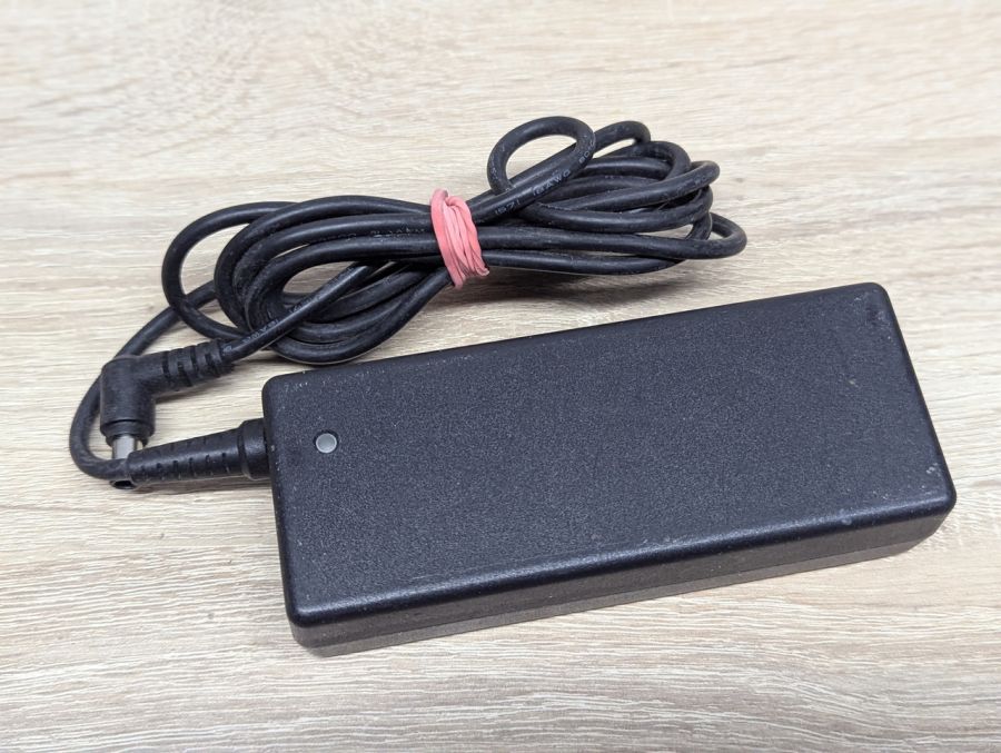 Б/В Блок живлення Sony VGP-AC19V20, 75 Вт,19.5V, 3.9A,6.5x4.4 мм