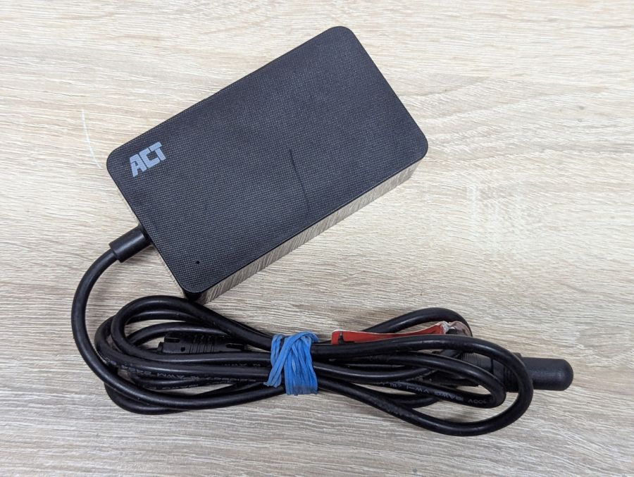 Б/В Універсальний блок живлення ACT AC2055,65.0W,19V,3.42A,4.3x3.0мм