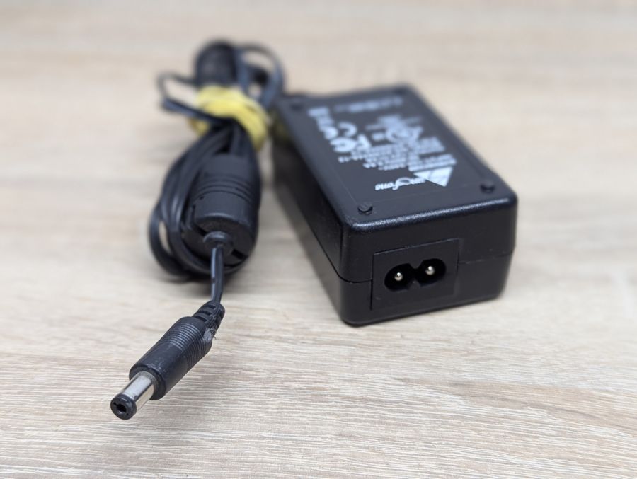 Б/В Блок живлення Sunfone ACD024A-12,24 Вт,12В,2А,5.5 мм x 2.5 мм