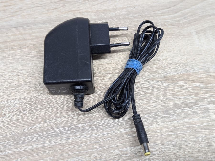 Б/В Блок живлення 12Вт 12В 1А 5.5 x 2.5 мм [ProductHub SKU 12v1a5.5x2.5 мм]