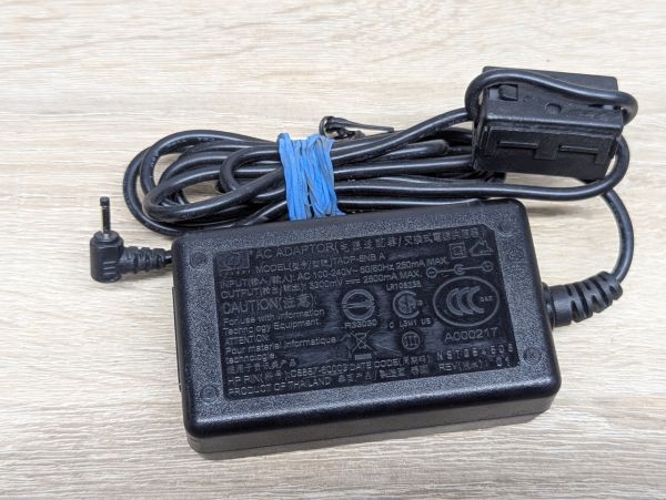 Б/В Блок живлення HP TADP-8NB A,3.3 В,2.5 А,2.0 x 1.0 мм
